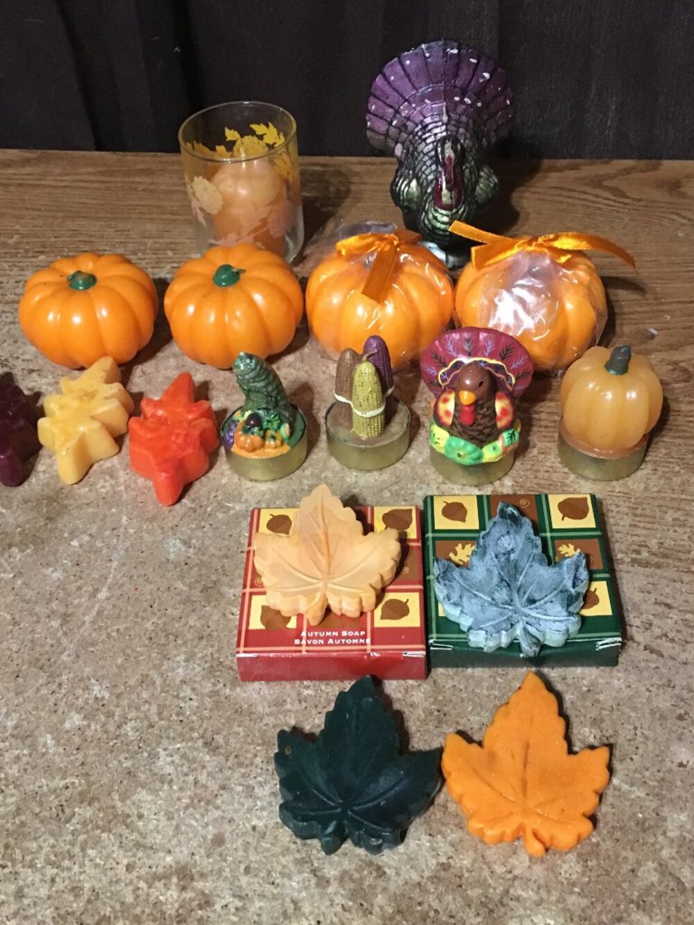 THANKSGIVING DECORATION LOT CANDLES SOAP PLATE HONEYCOMB PUMPKIN TURKEY TOWELS - Picture 2 of 16
